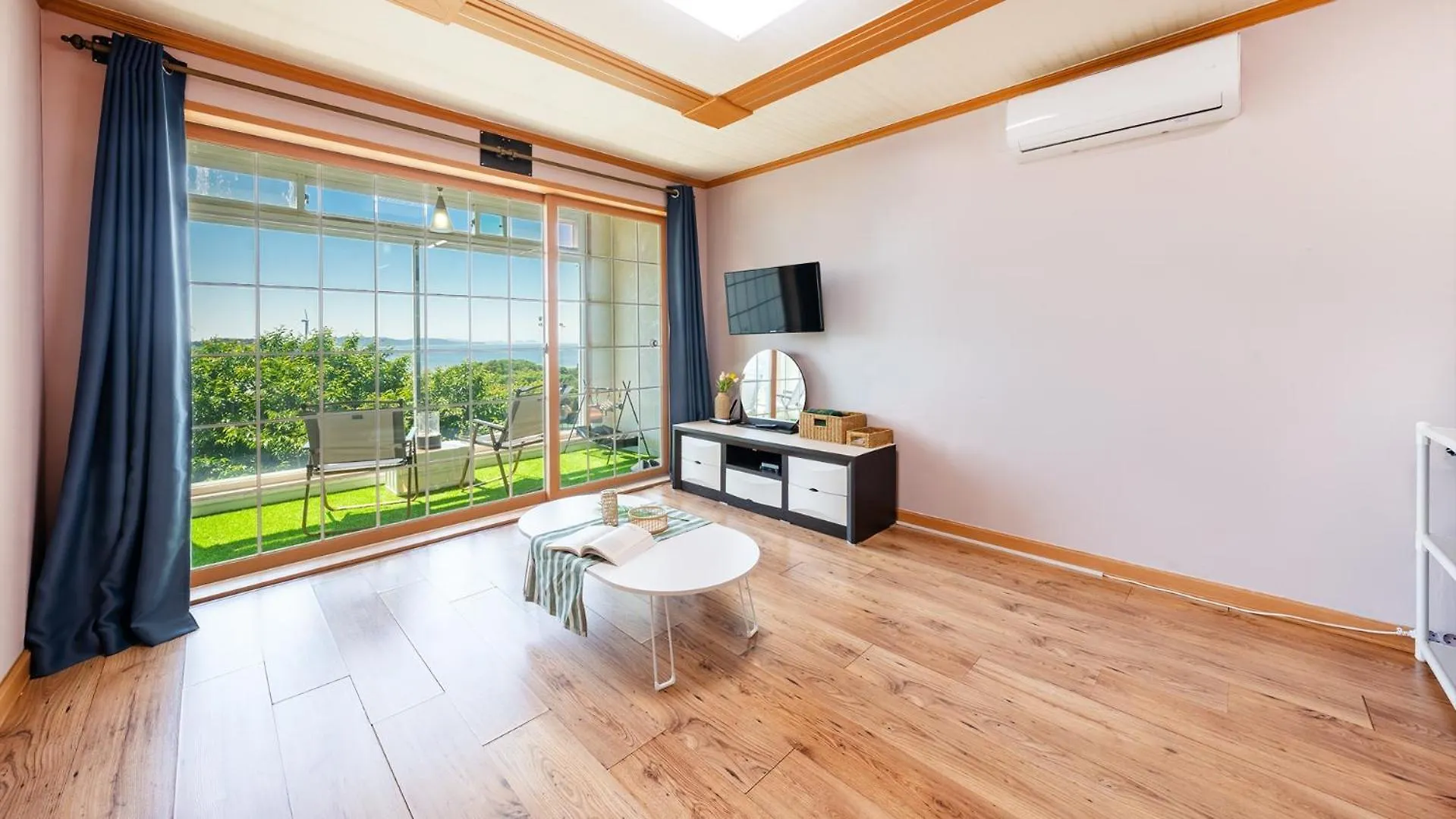 Yeongheungdo Noeul&Bada Pension Incheon