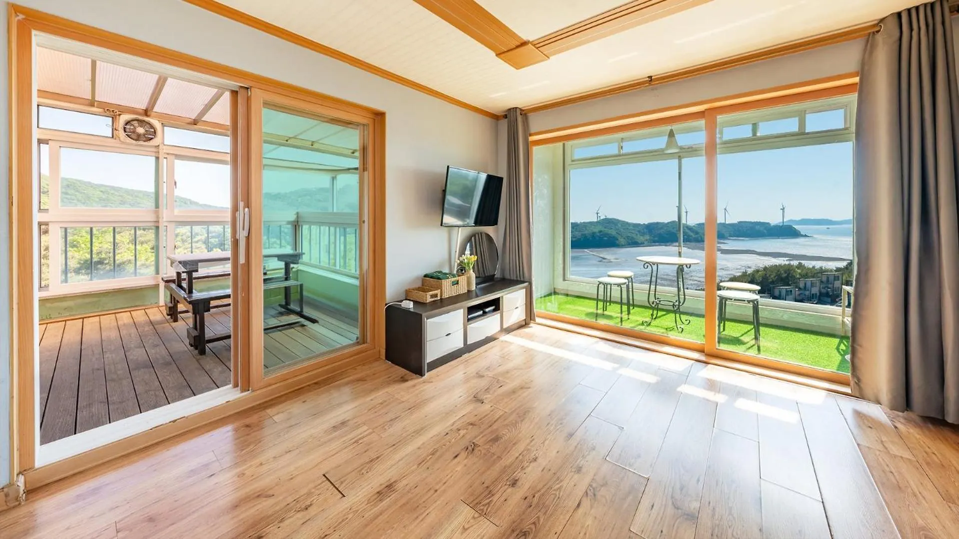Yeongheungdo Noeul&Bada Pension Incheon